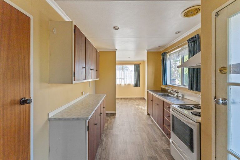 Photo of property in 24 Hillcrest Drive, Kelvin Grove, Palmerston North, 4414