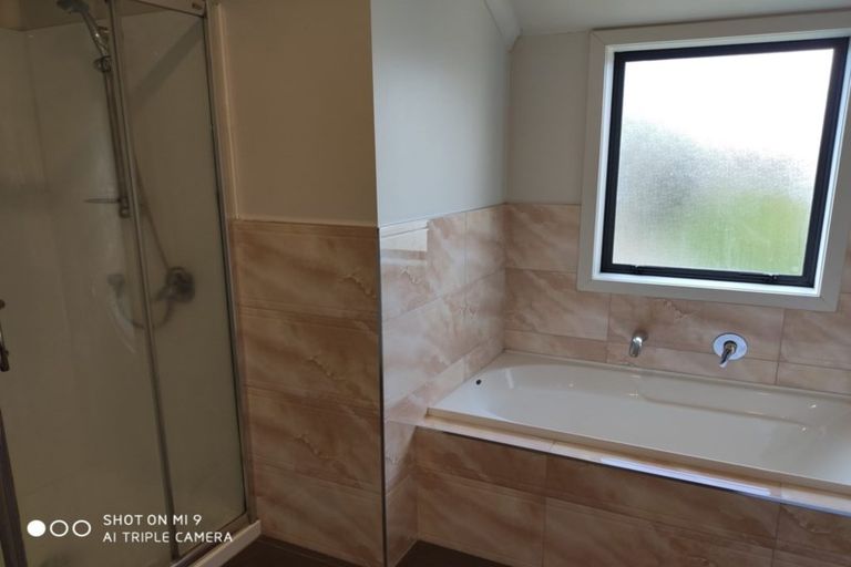 Photo of property in 1/2 Swan Hill Drive, Glen Eden, Auckland, 0602