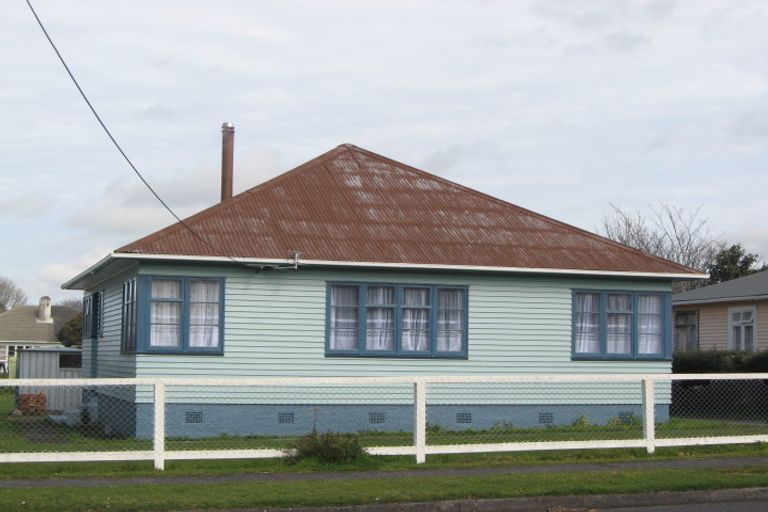 Photo of property in 17 Page Street, Stratford, 4332