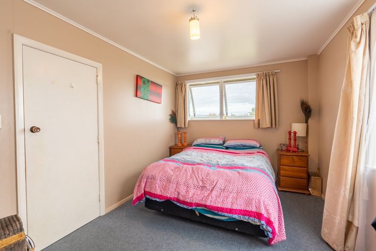 Photo of property in 73 Arimu Road, Papakura, 2110