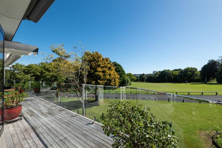 Photo of property in 19 Sylvan Park Avenue, Milford, Auckland, 0620