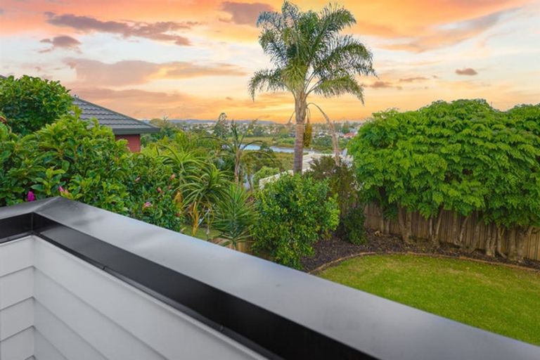 Photo of property in 151 Colwill Road, Massey, Auckland, 0614