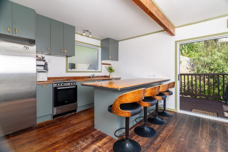 Photo of property in 6 Main Road, Raglan, 3225