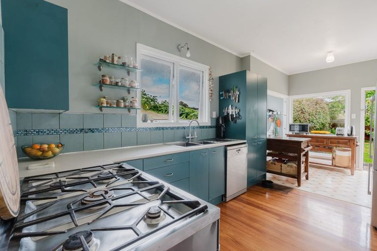 Photo of property in 114 Tuhikaramea Road, Dinsdale, Hamilton, 3204