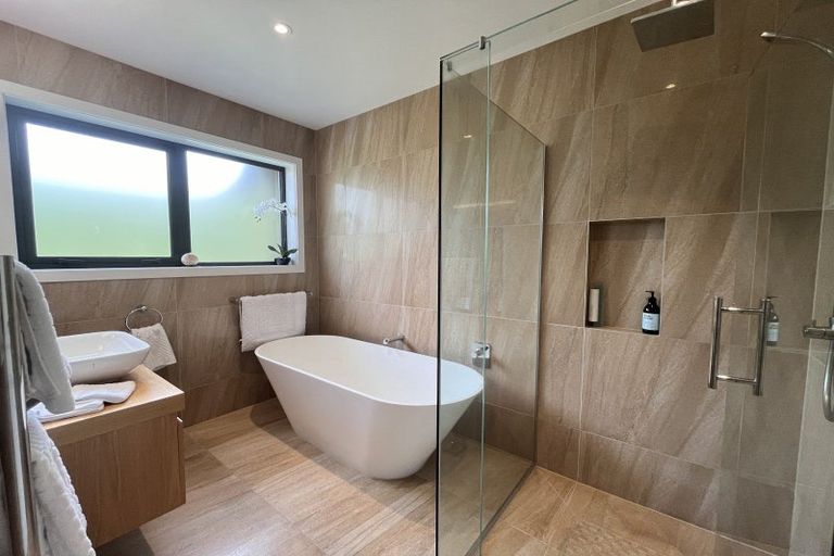 Photo of property in 32 Orford Drive, Jacks Point, Queenstown, 9371