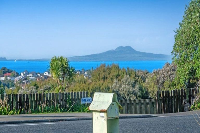 Photo of property in 50 Stanmore Bay Road, Stanmore Bay, Whangaparaoa, 0932