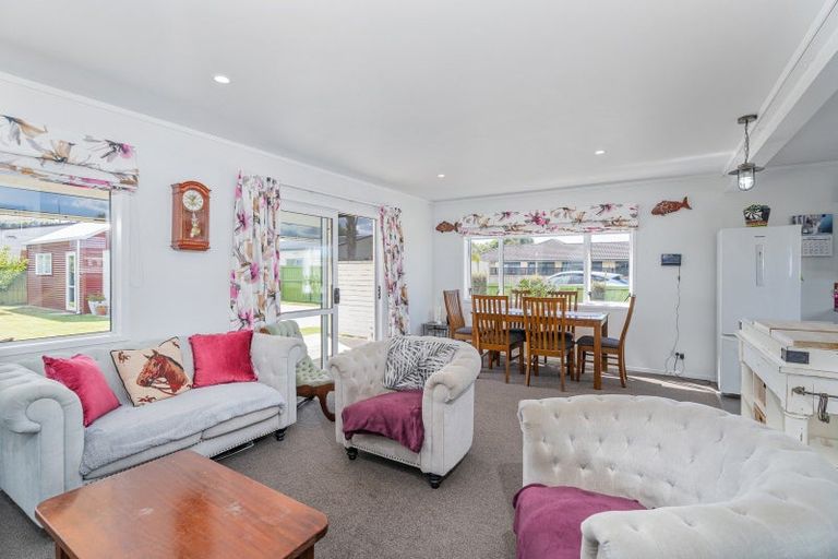 Photo of property in 24 Wells Place, Whitianga, 3510