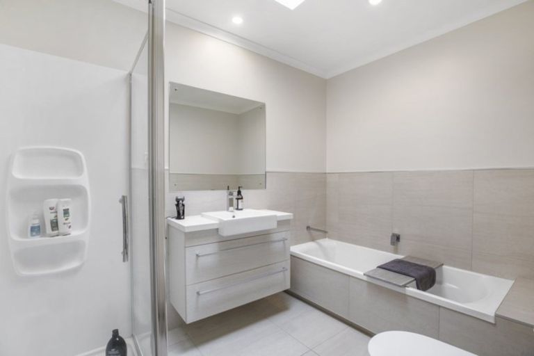 Photo of property in 61 Costa Viva Crescent, Karaka, Papakura, 2113