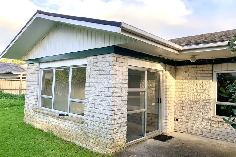 Photo of property in 97 Lynwood Road, New Lynn, Auckland, 0600