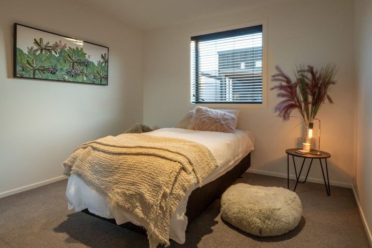 Photo of property in 17 Kapuka Lane, Wanaka, 9305