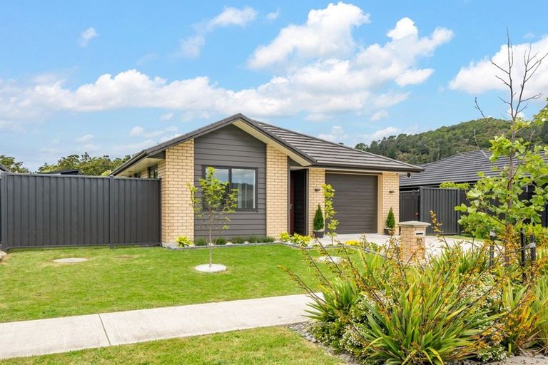 Photo of property in 30 Hopkirk Avenue, Wallaceville, Upper Hutt, 5018