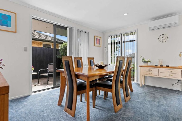 Photo of property in 28 Seabreeze Place, Papamoa Beach, Papamoa, 3118