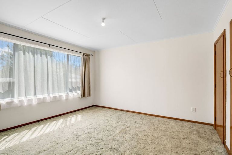 Photo of property in 15 Miles Place, Awapuni, Palmerston North, 4412