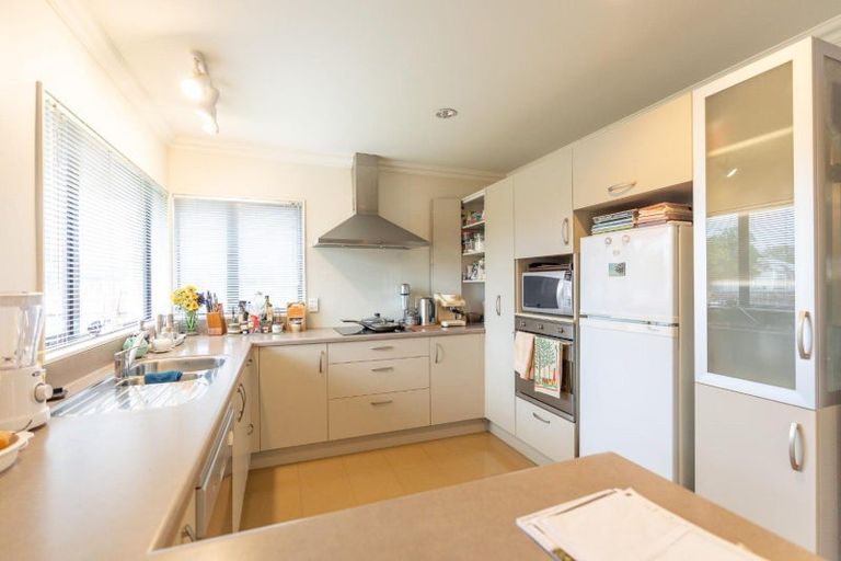 Photo of property in 215 Park Road, Hokowhitu, Palmerston North, 4410