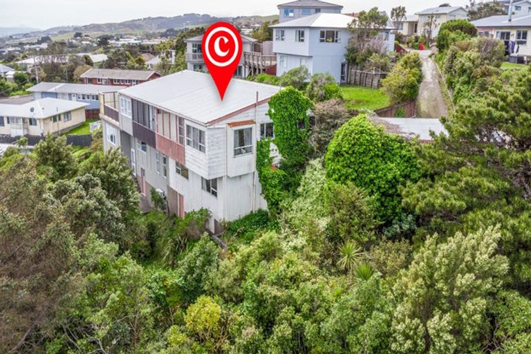 Photo of property in 29a Chetwode Grove, Newlands, Wellington, 6037