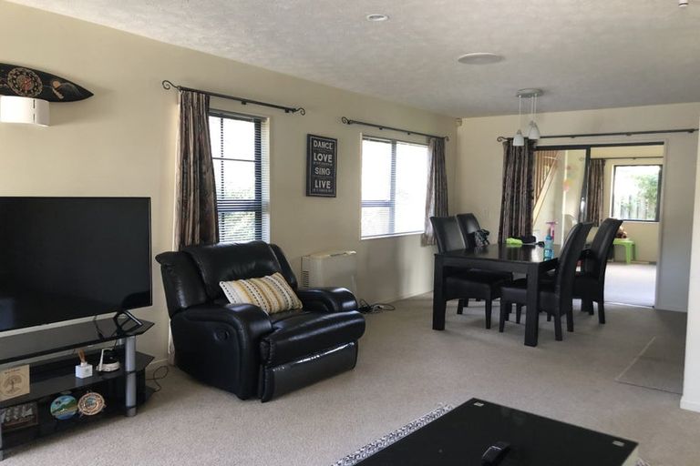 Photo of property in 11 Ring Lane, Paparangi, Wellington, 6037