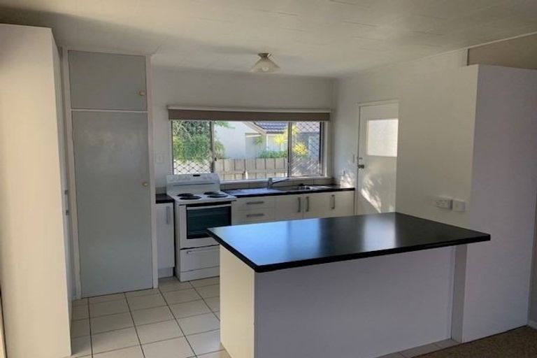 Photo of property in 2/166 Gloucester Street, Taradale, Napier, 4112