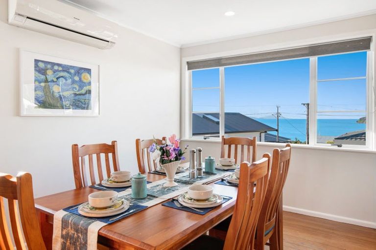 Photo of property in 8a Melandra Road, Stanmore Bay, Whangaparaoa, 0932