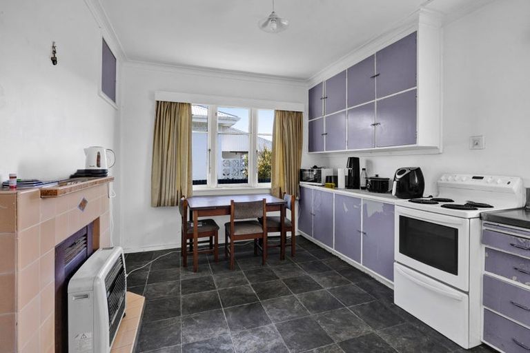 Photo of property in 8 Wellington Street, Hawera, 4610