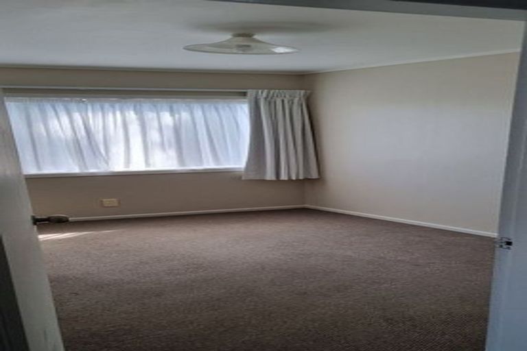 Photo of property in 15f1 Bloomsbury Grove, Newlands, Wellington, 6037