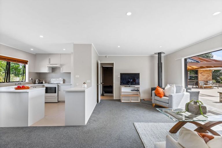 Photo of property in 175 Oaia Road, Muriwai, Waimauku, 0881