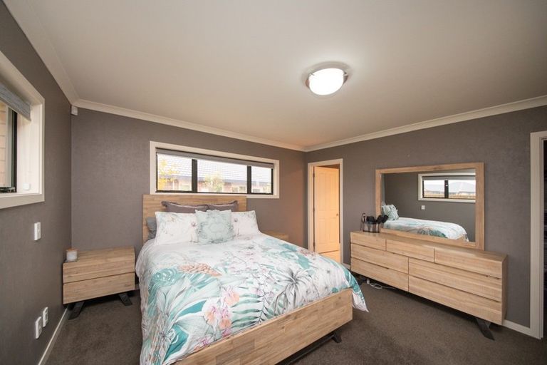 Photo of property in 46 Peter Hall Drive, Kelvin Grove, Palmerston North, 4414