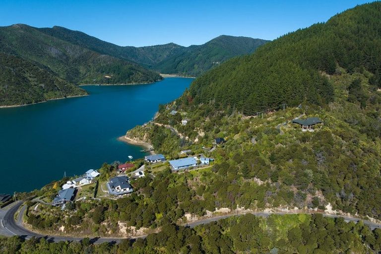 Photo of property in 318 Port Underwood Road, Whatamango Bay, Picton, 7281