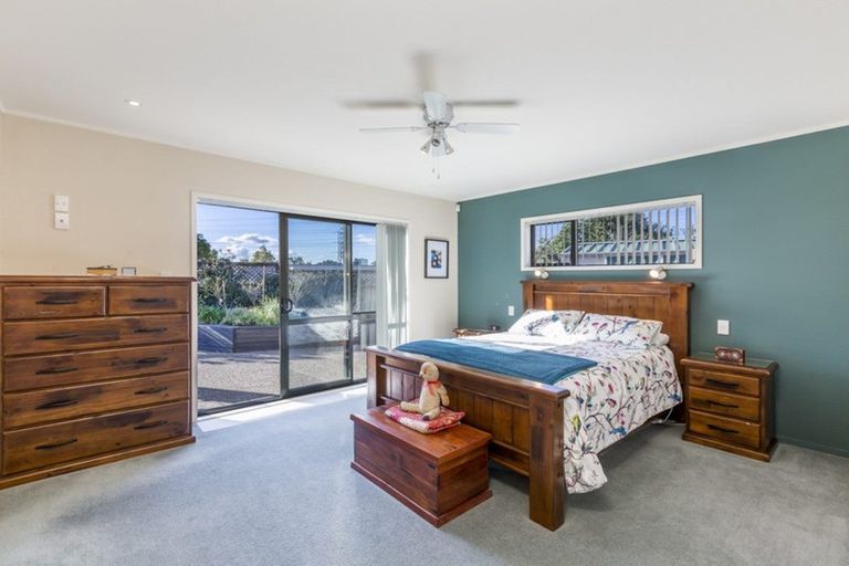 Photo of property in 139 Flanshaw Road, Te Atatu South, Auckland, 0610