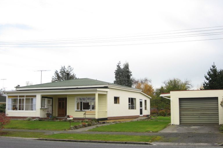 Photo of property in 16 Queen Street, Milton, 9220