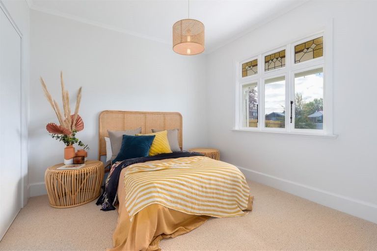 Photo of property in 244 Edgeware Road, Edgeware, Christchurch, 8013