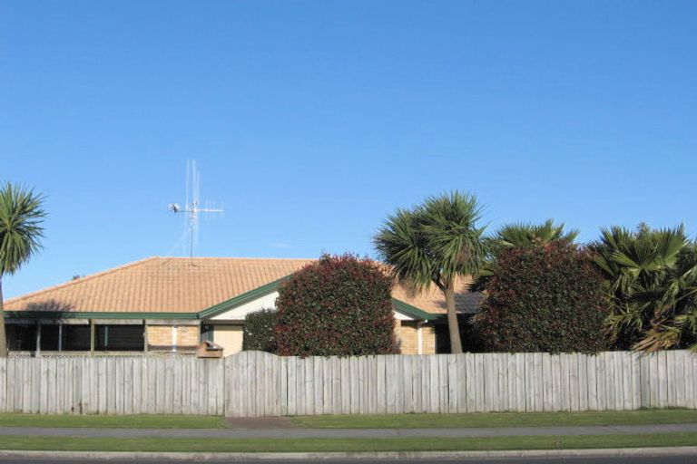 Photo of property in 74 Pacific View Road, Papamoa Beach, Papamoa, 3118