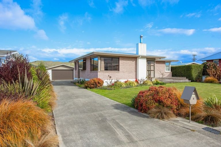 Photo of property in 4 Newbourne Crescent, Redwoodtown, Blenheim, 7201