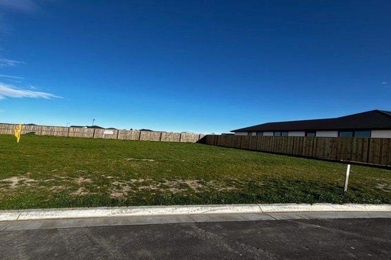 Photo of property in 1 Livingstone Place, Rangiora, 7400