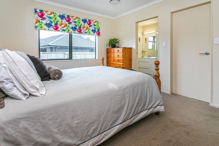 Photo of property in 23 Victoria Street, Coromandel, 3506