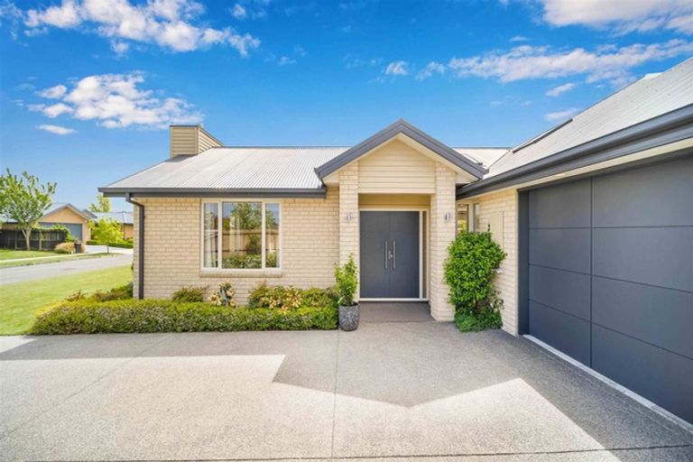 Photo of property in 7 Oratia Grove, Northwood, Christchurch, 8051