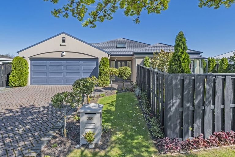 Photo of property in 35 Beechwood Drive, Northwood, Christchurch, 8051