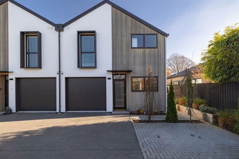 Photo of property in 7/9 Edgeware Road, St Albans, Christchurch, 8014