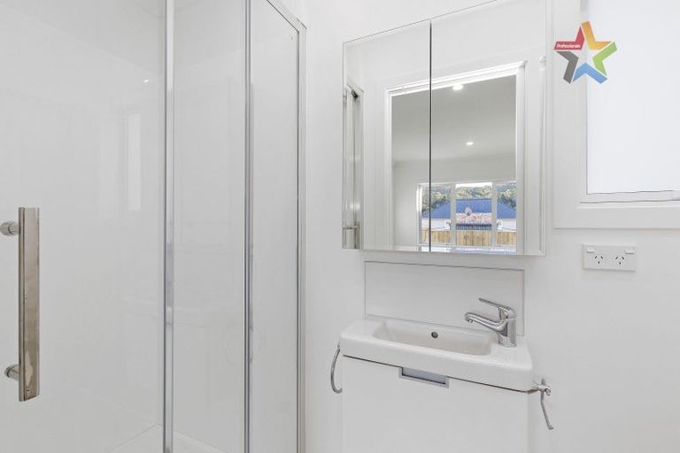 Photo of property in 2c Mayo Grove, Naenae, Lower Hutt, 5011