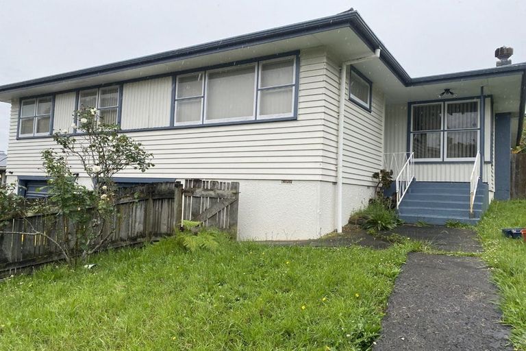 Photo of property in 5 Segedin Place, Glenfield, Auckland, 0629