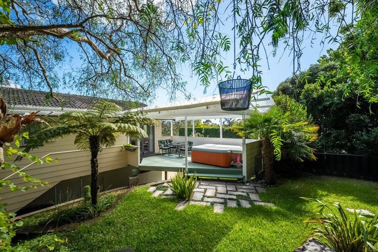 Photo of property in 50 Awaruku Road, Torbay, Auckland, 0630