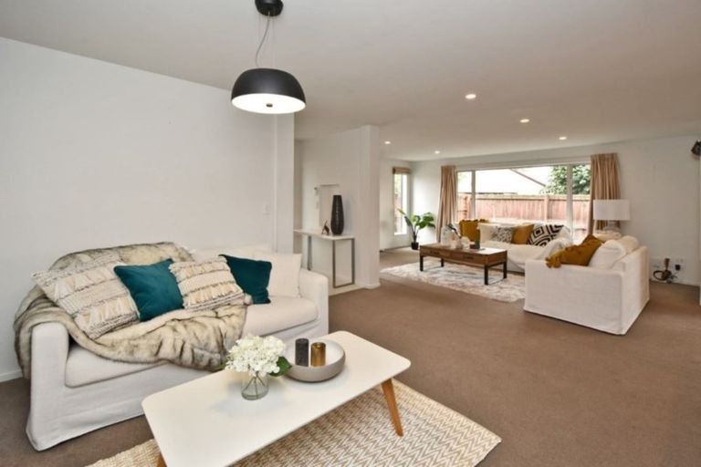 Photo of property in 64 Englefield Road, Northwood, Christchurch, 8051