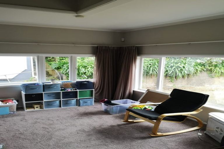 Photo of property in 43 Pleasant Road, Glen Eden, Auckland, 0602