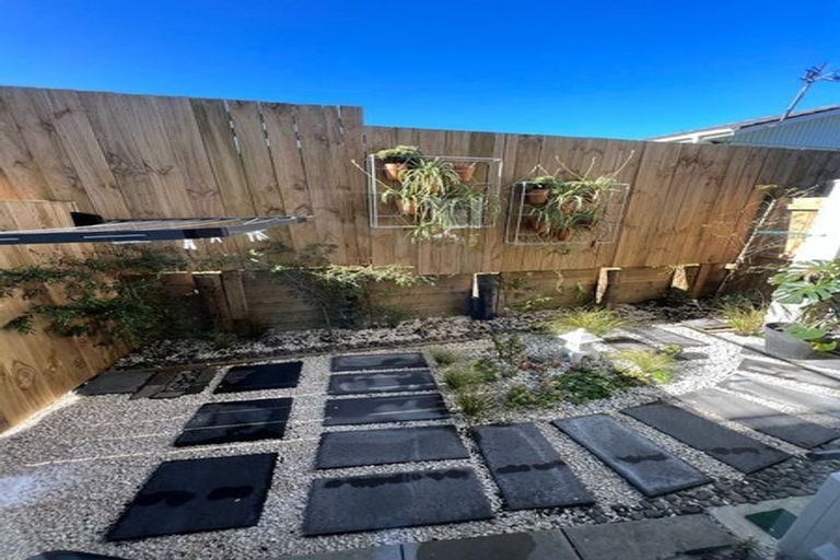 Photo of property in 17e Craigbank Avenue, New Lynn, Auckland, 0600