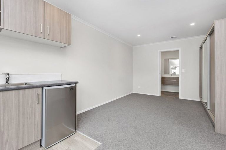 Photo of property in 12 Emmadale Lane, Hamilton East, Hamilton, 3216