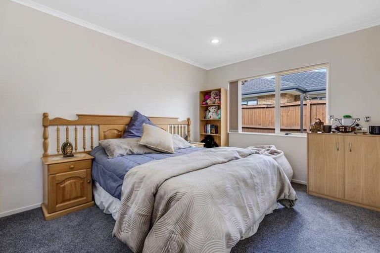 Photo of property in 39 Croftview Road, Wattle Downs, Auckland, 2103