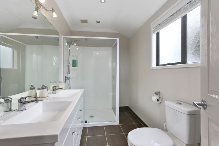 Photo of property in 21 Corsica Way, Karaka, Papakura, 2113