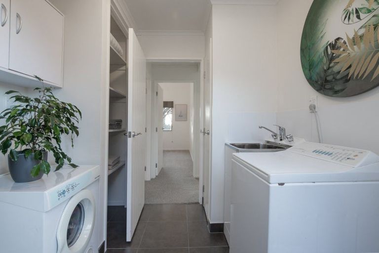 Photo of property in 5 Godwit Place, Waiuku, 2123