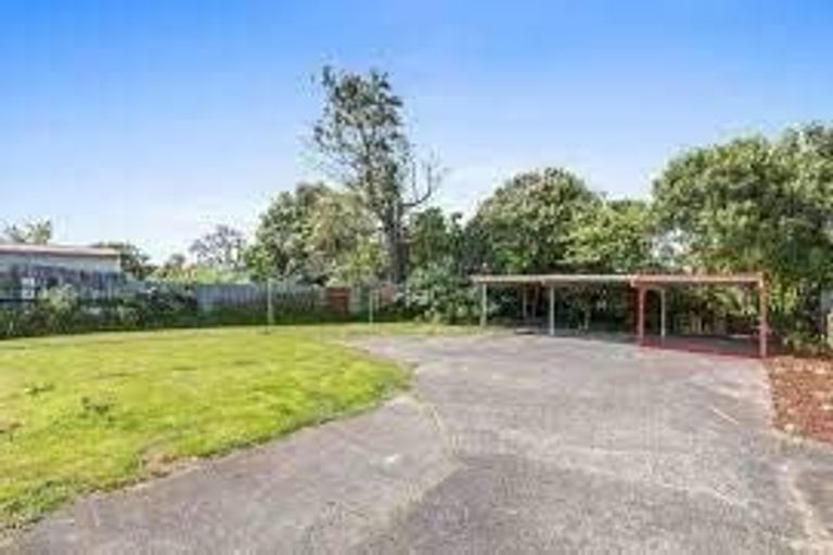 Photo of property in 1/3202 Great North Road, New Lynn, Auckland, 0600
