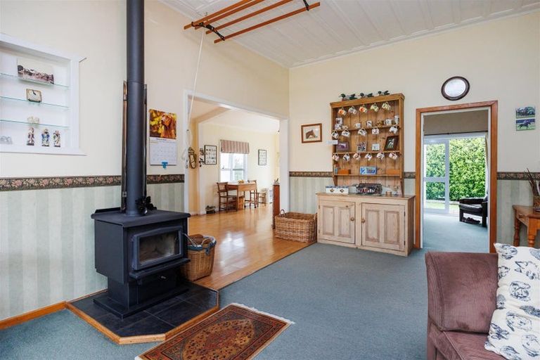 Photo of property in 375 Rangatira Road, Hunterville, 4786