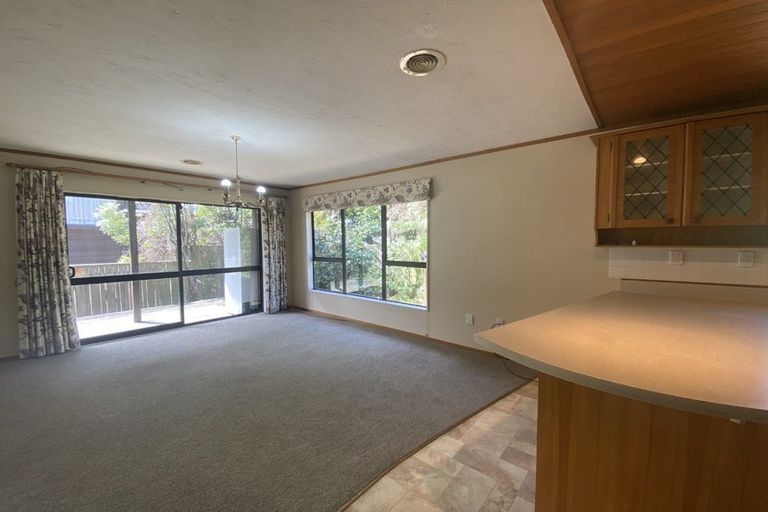 Photo of property in 42 Lakewood Avenue, Churton Park, Wellington, 6037